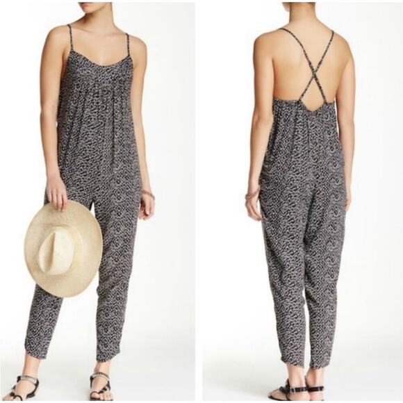 Billabong Black and White Strappy Boho Jumpsuit size Large New With Tags - Picture 1 of 4